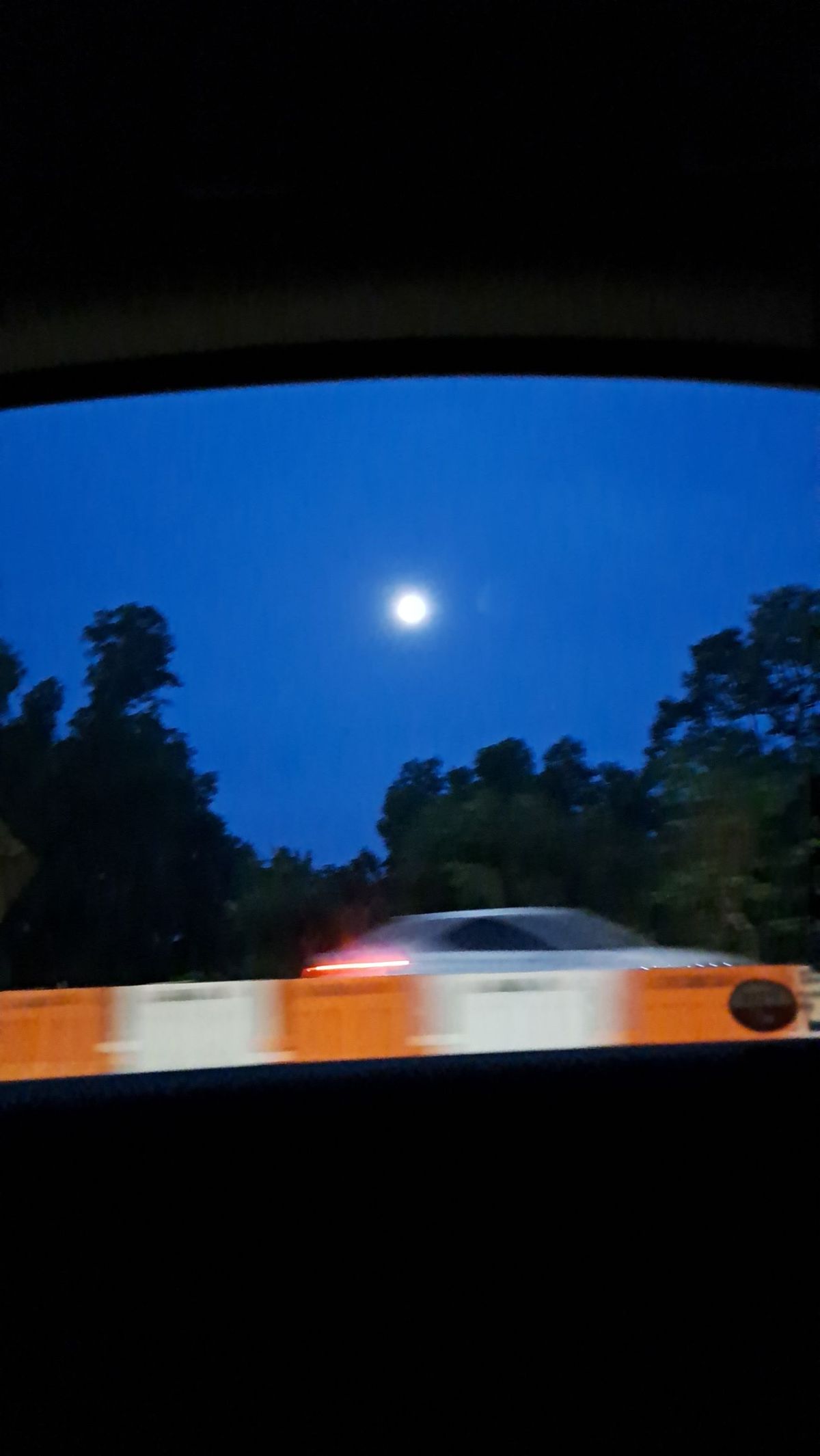 Before Strawberry moon appears&nbsp;🌕