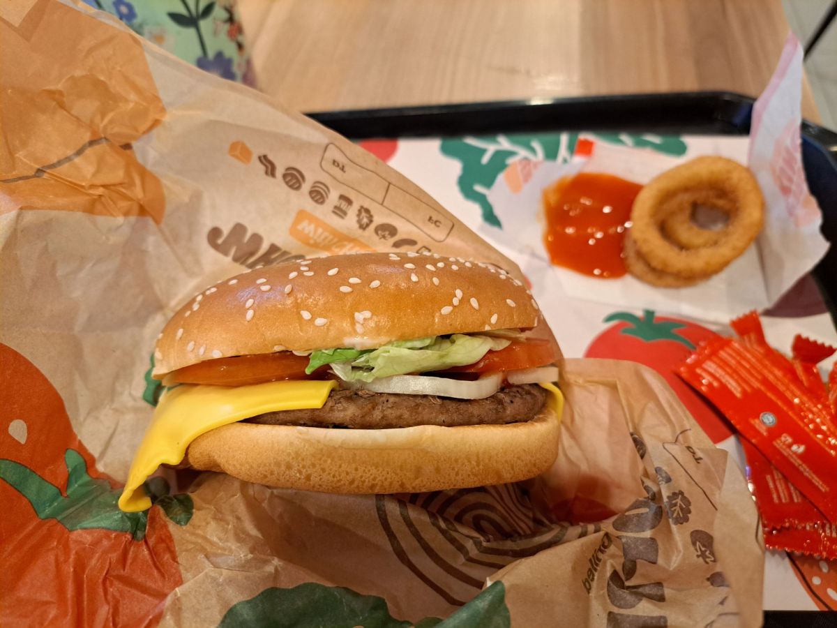 Hi, new menu & staff&nbsp;🍔🧅